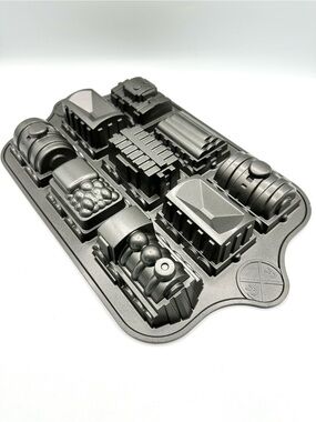 Nordic Ware Train Cake Pan. 5 Cups. USA